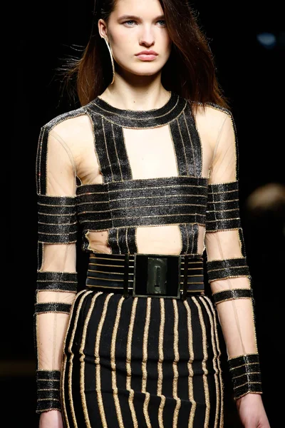 Look 99